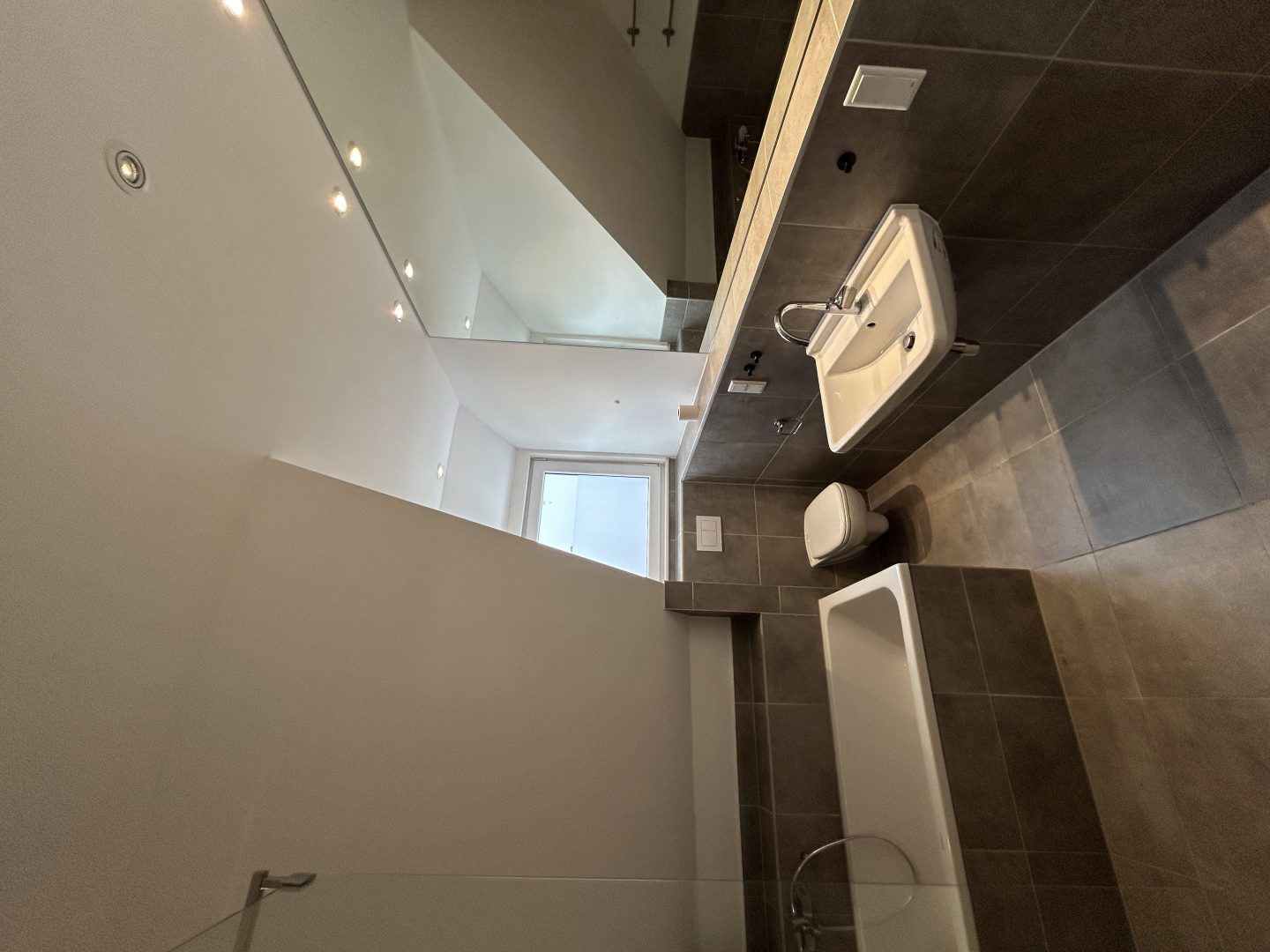 20260206_092951540_iOS