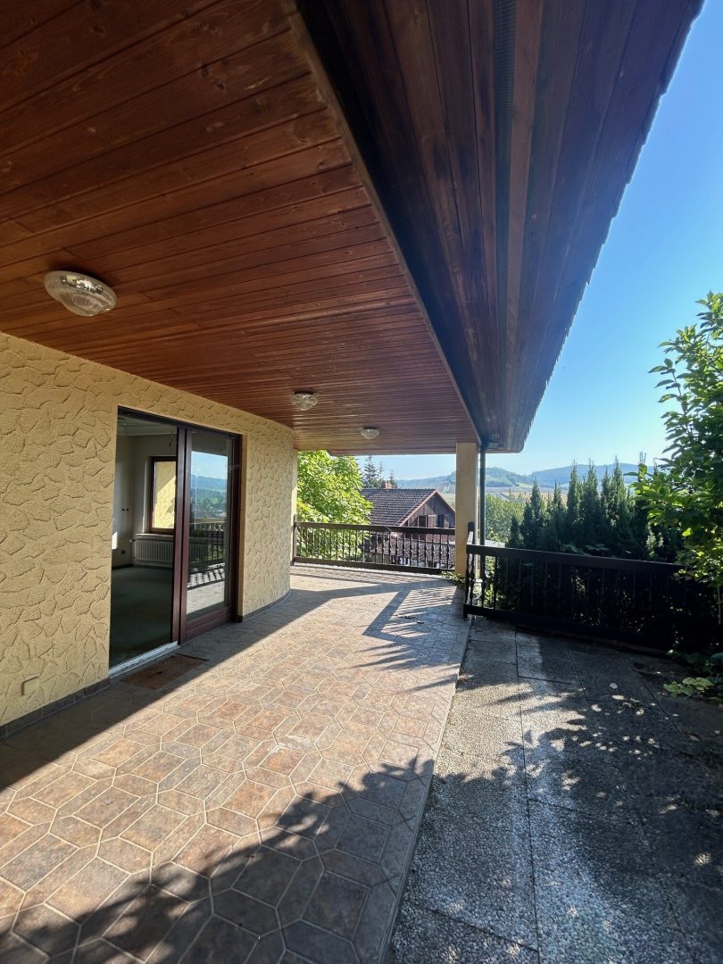 Neu Terrasse