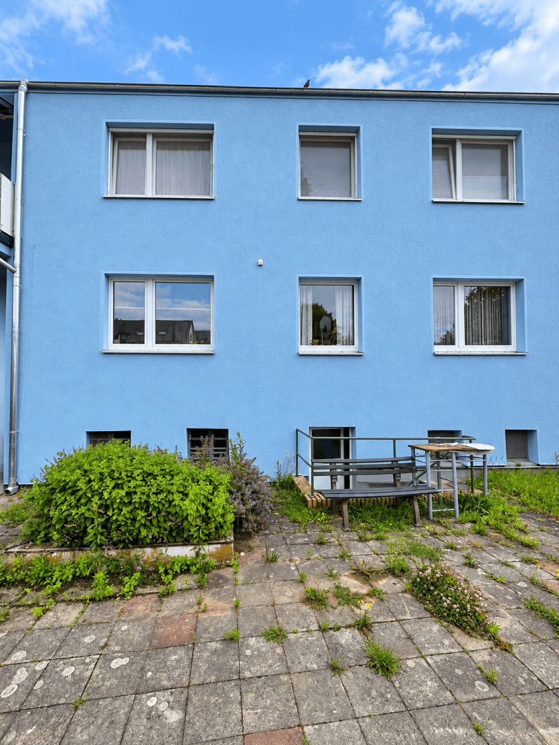 Hinten
